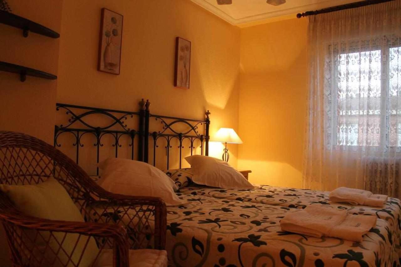 Alojamiento La Olmedana أولميدو المظهر الخارجي الصورة